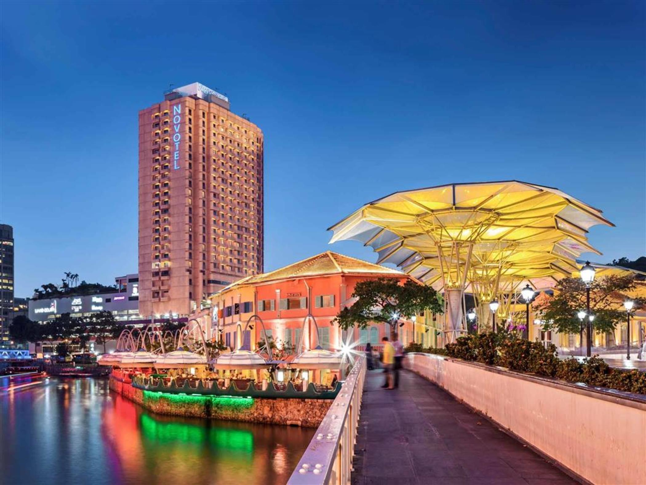 Novotel Clarke Quay Singapore Exteriör bild